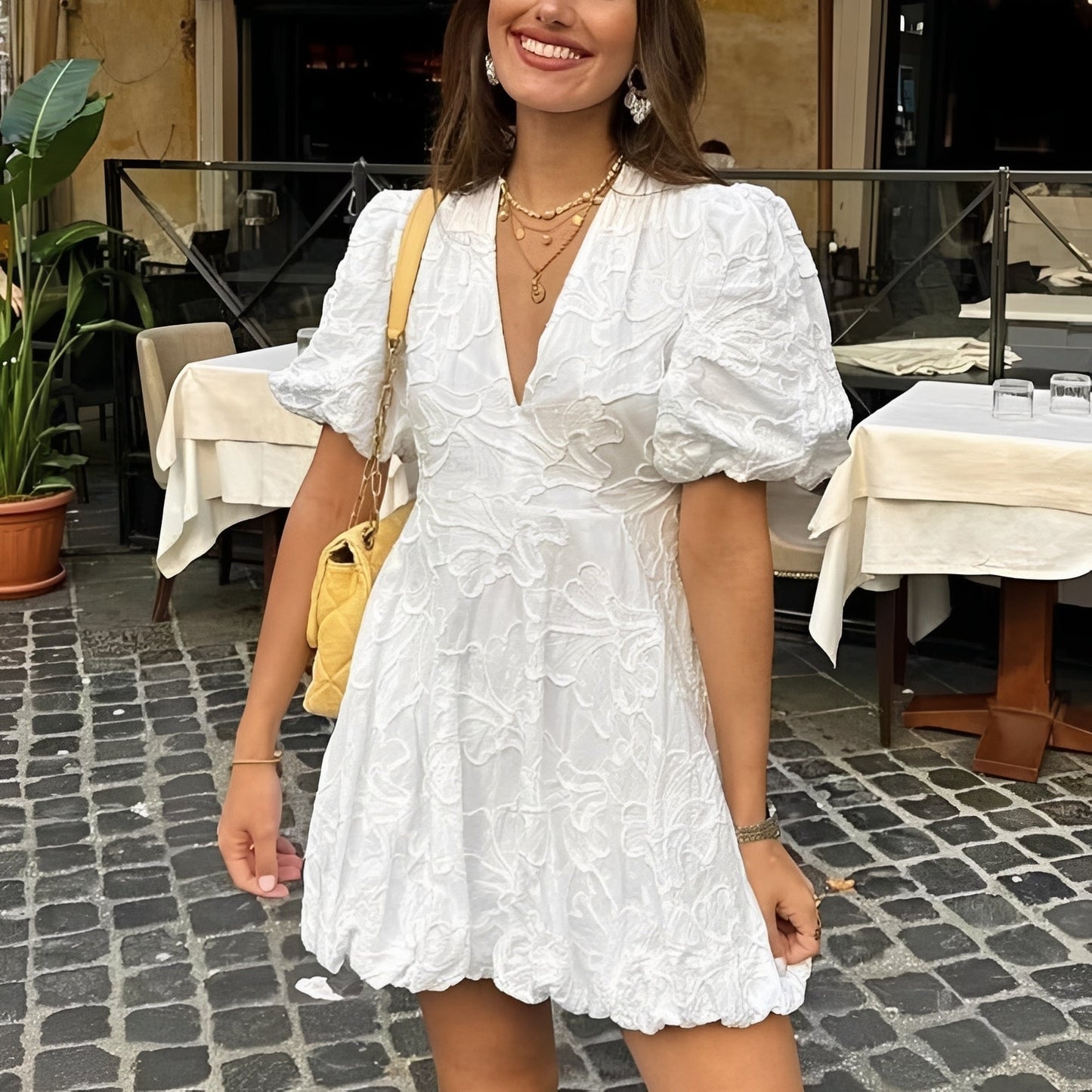 Claudia - Chic Embroidered Short Dress