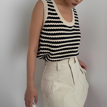 Eloise - Classy stripe vest