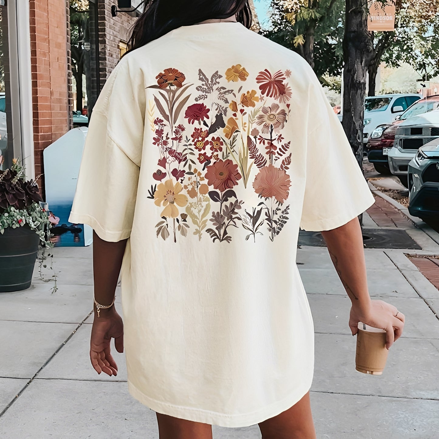 Thea - Stylish T-shirt with Floral Print