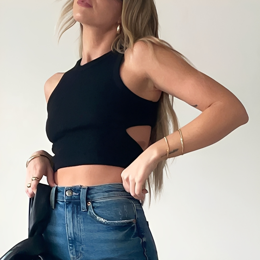 Dalia - Elegant Short Tank Top