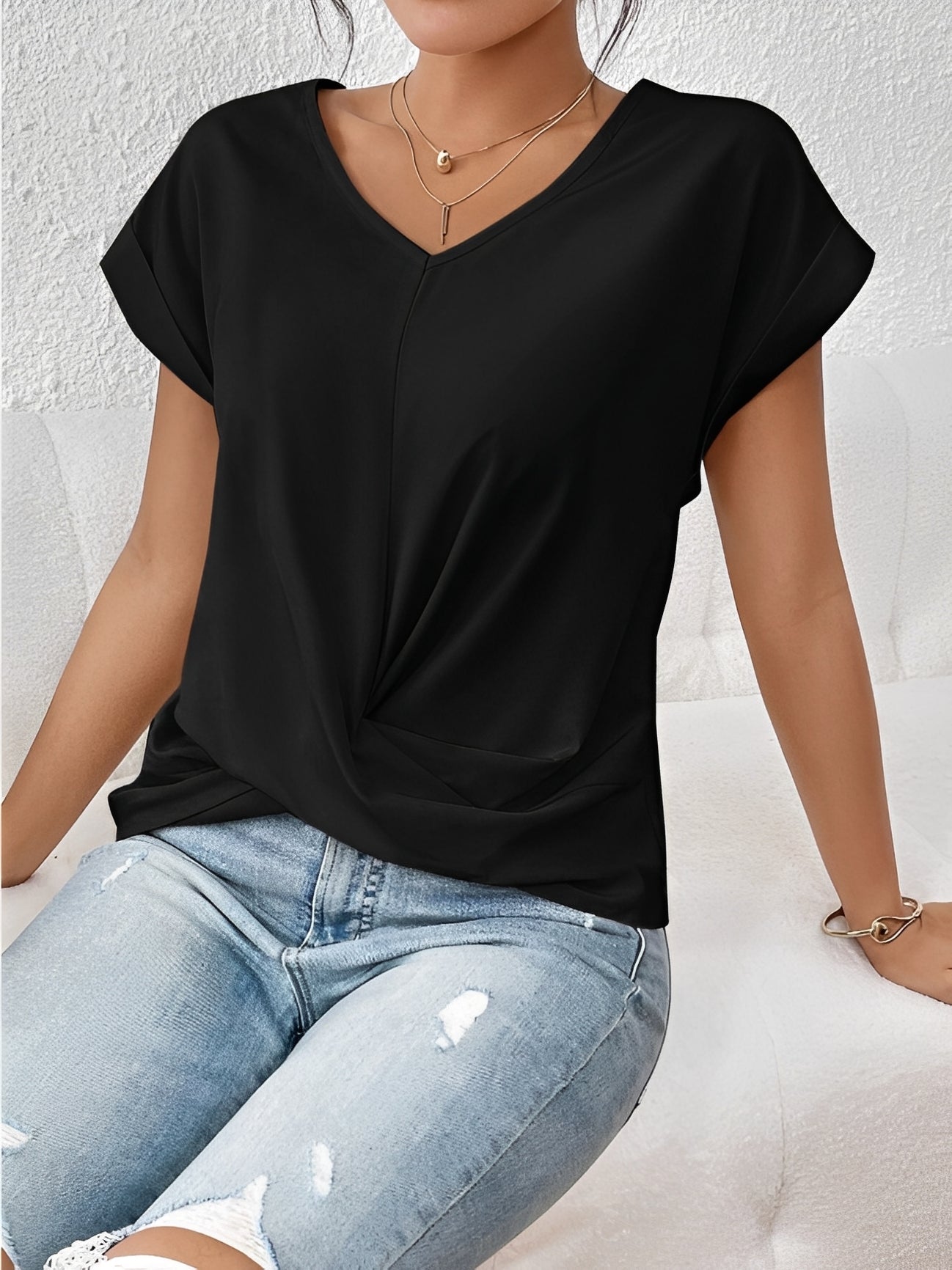 Lucie – Women's V-neck shirt – for daily use