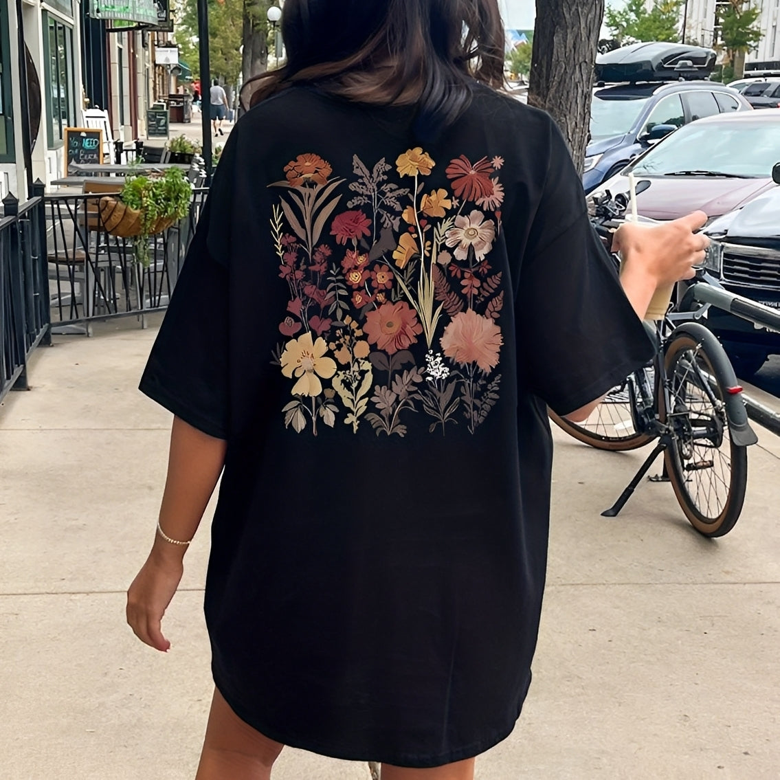 Thea - Stylish T-shirt with Floral Print