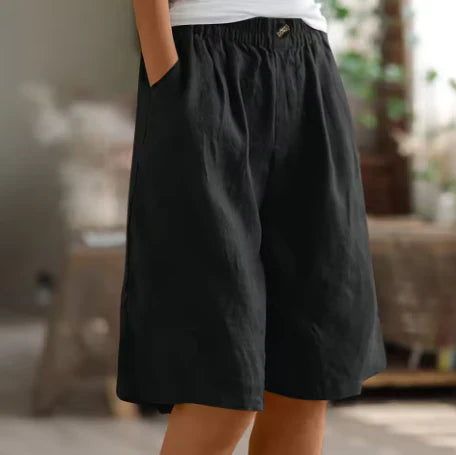 Renee- Comfortable Women's Shorts with Pockets